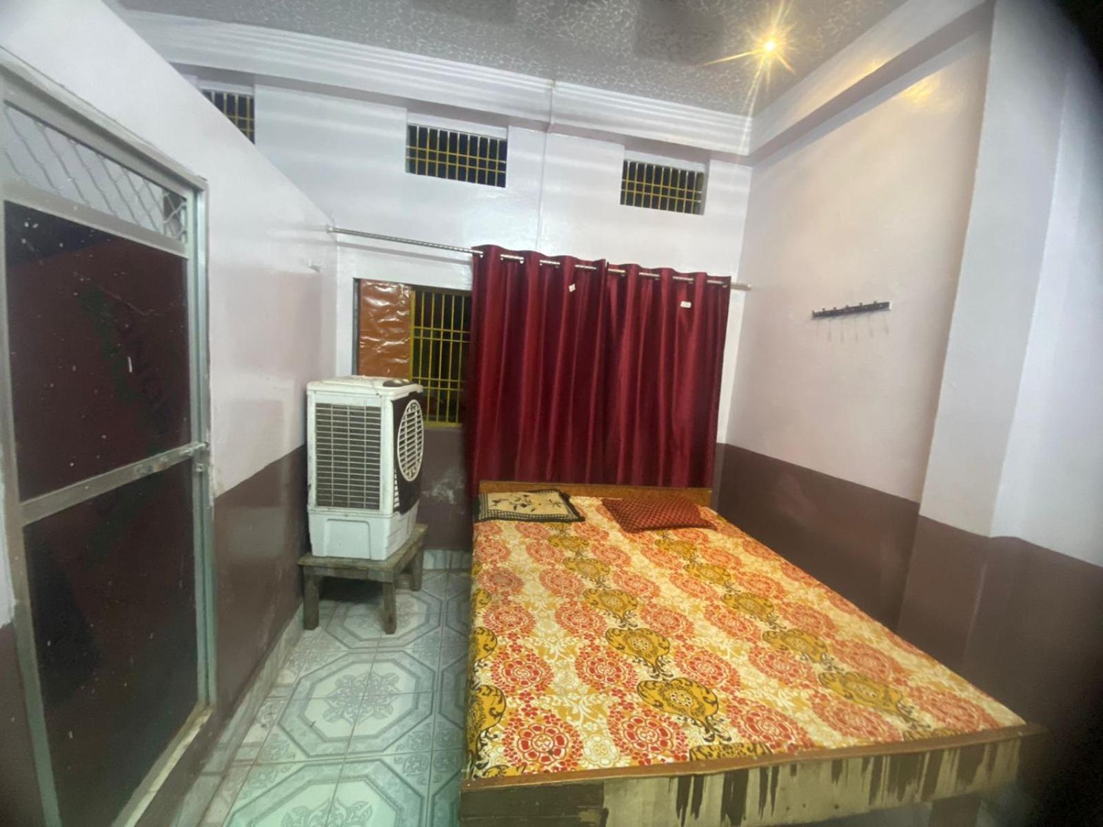 Hotel Yatri Niwas Varanasi Eksteriør bilde