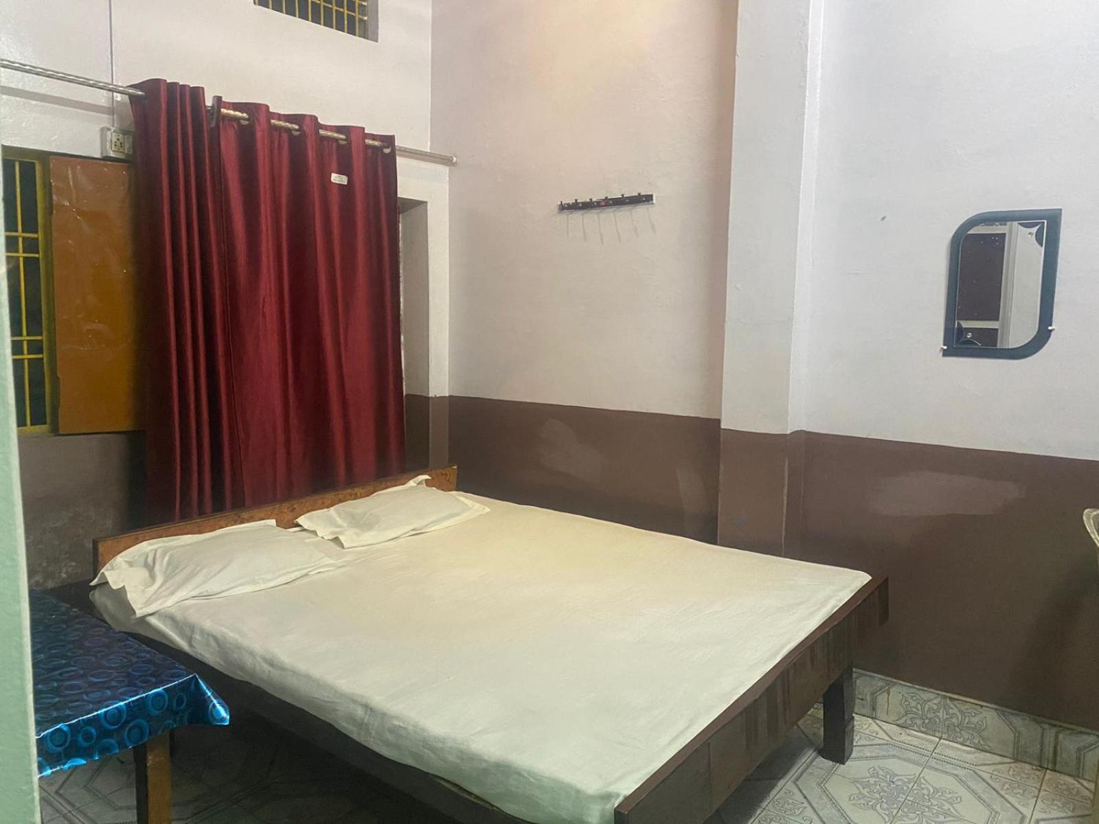 Hotel Yatri Niwas Varanasi Eksteriør bilde