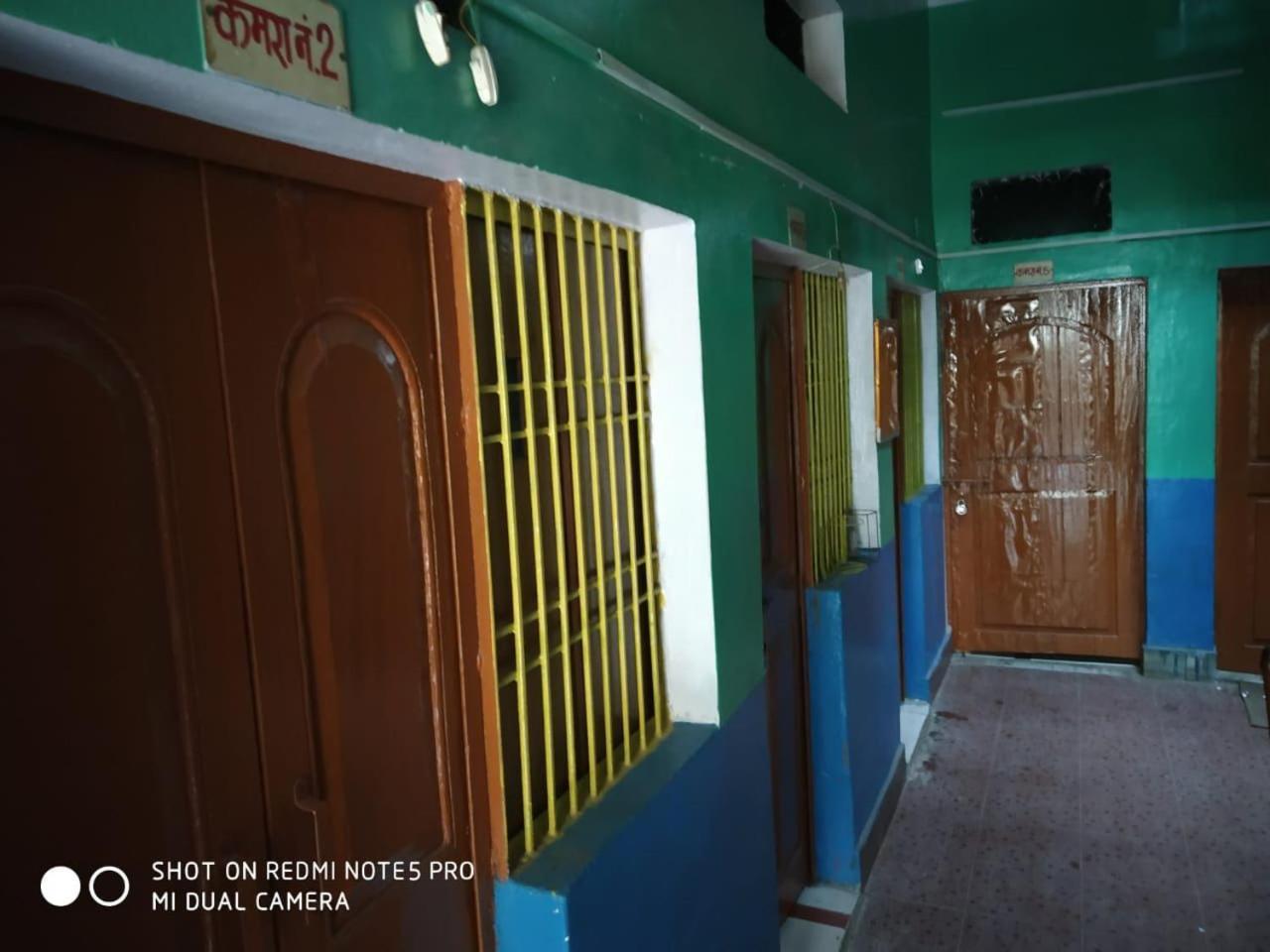 Hotel Yatri Niwas Varanasi Eksteriør bilde