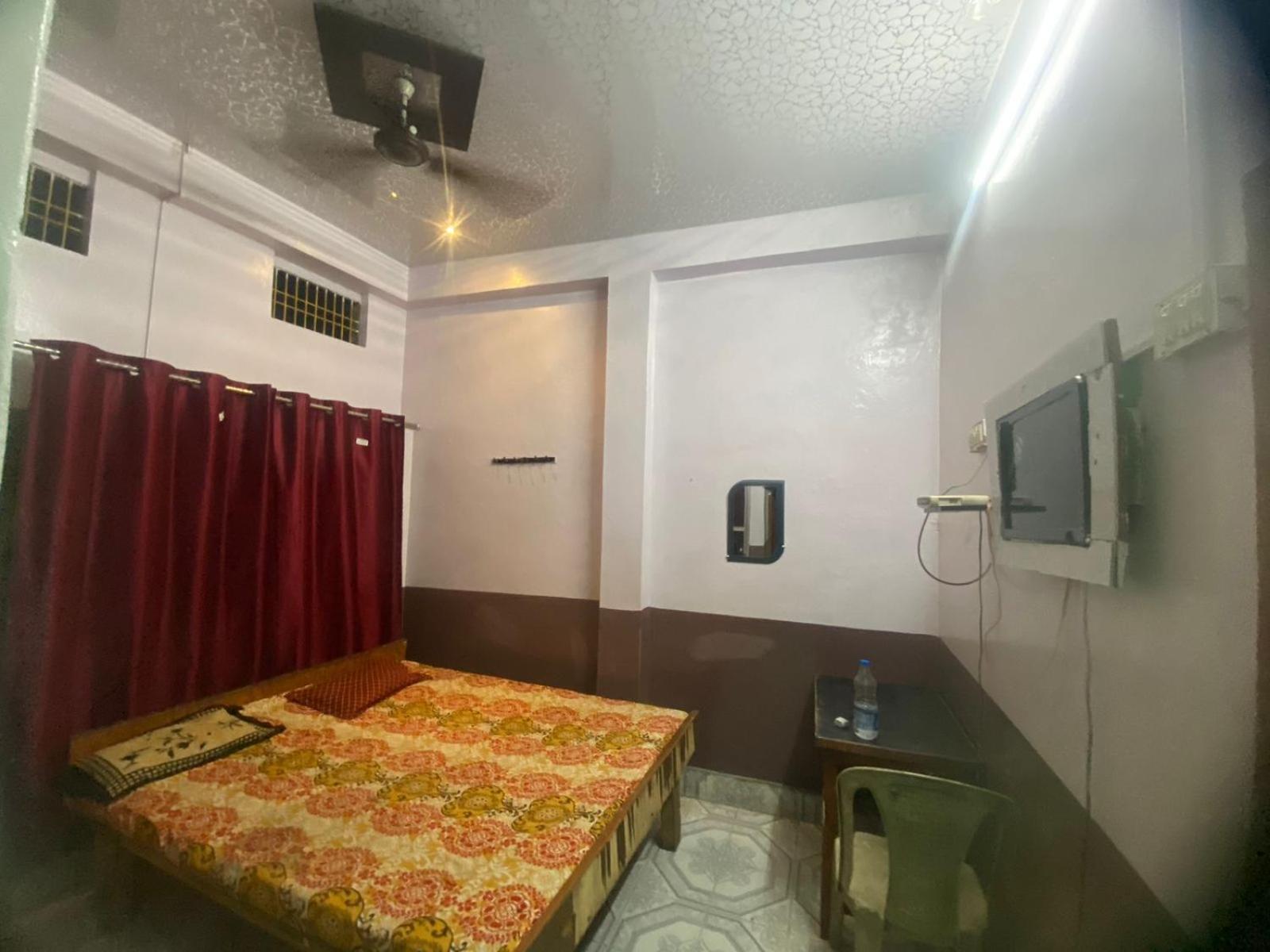 Hotel Yatri Niwas Varanasi Eksteriør bilde